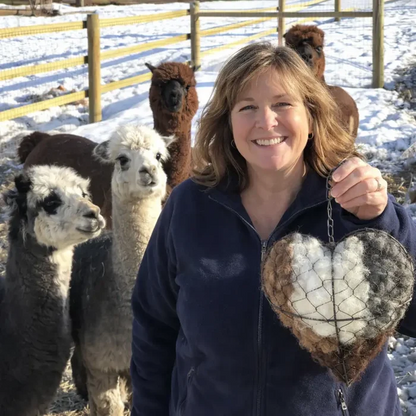 🪶Handmade Heart-Shaped Alpaca Fiber for Bird Nesting-Help Wild Birds Build Warm Nests